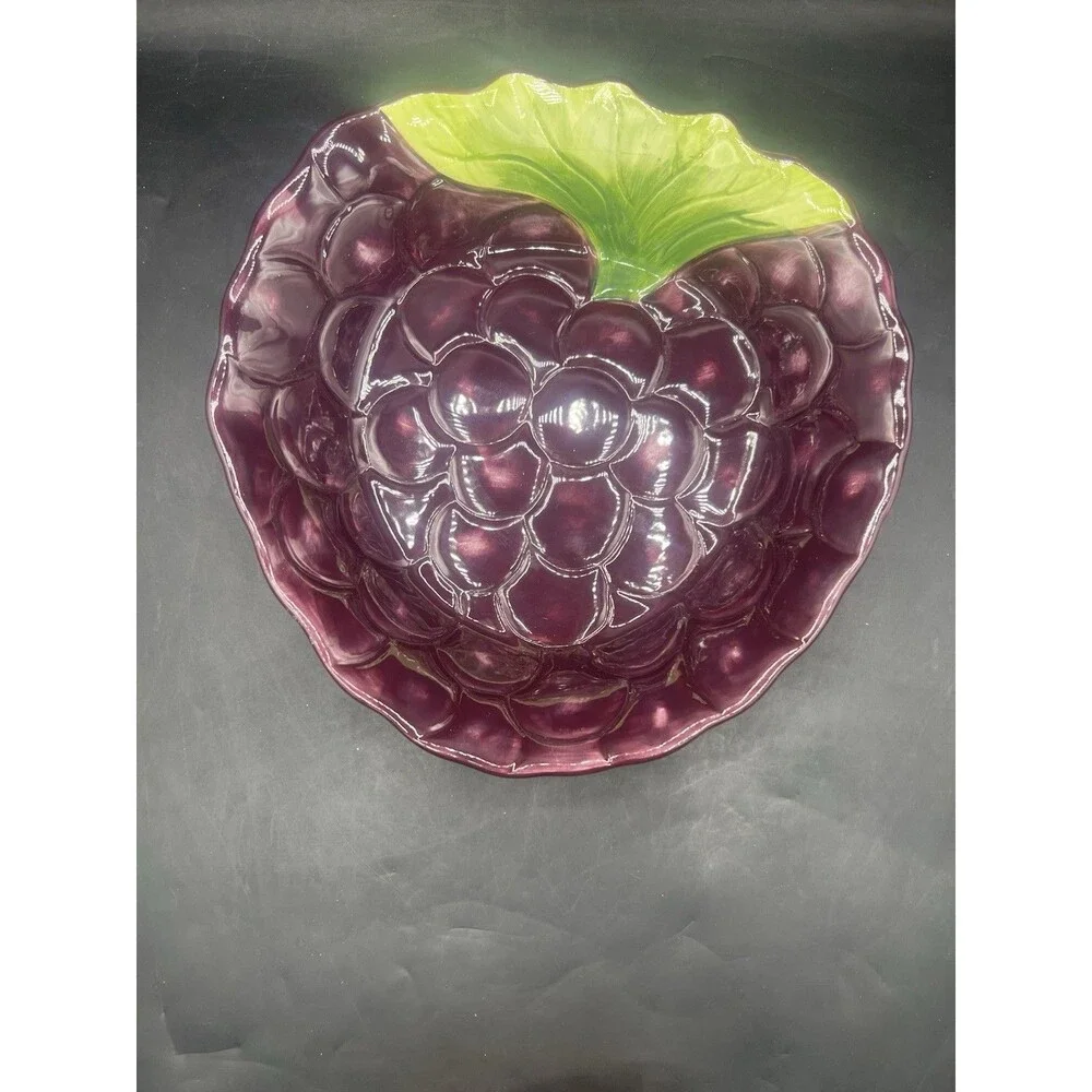 Plentiful Pantry 2006 Grape Stoneware Serving Baking Bowl Dish Purple 10”